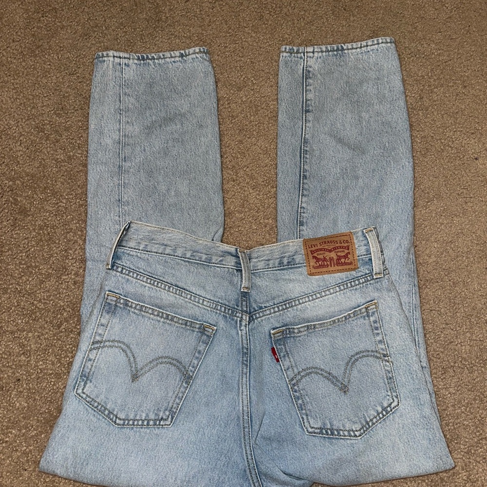 Levi's Blue Cropped Wedgie Straight Size 27 Jeans